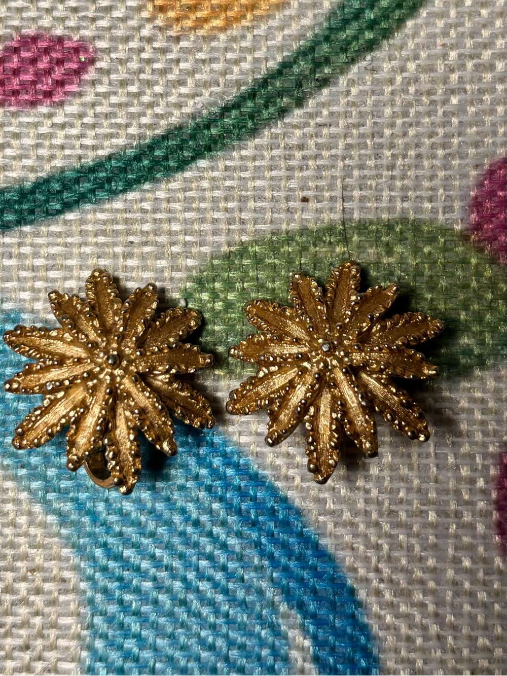Avon Vintage Gold Starburst Clip-On Earrings
